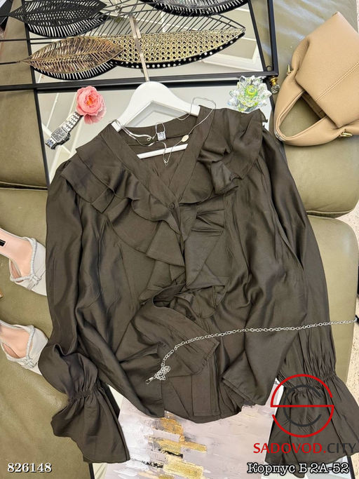 Нарядная блузка с воланами