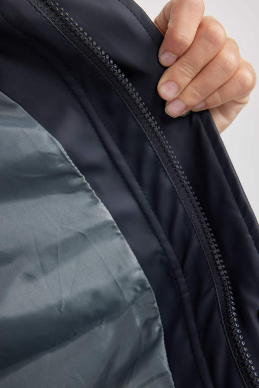 Водоотталкивающий ветрозащитный плащ с капюшоном для мальчика - Defacto фото 8