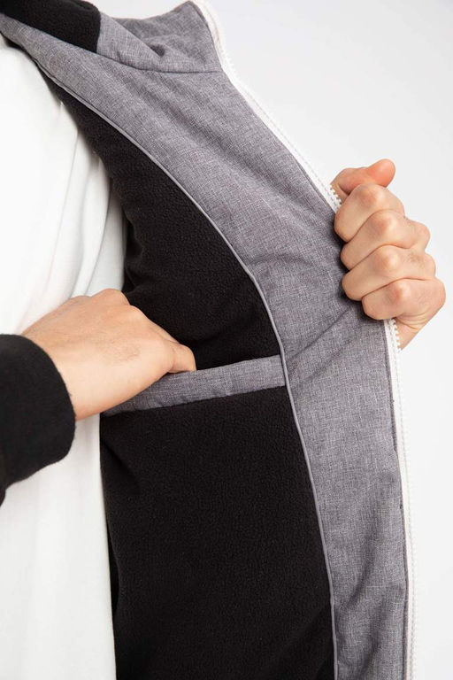 Водоотталкивающее пальто приталенного кроя с капюшоном на флисовой подкладке из искусственного меха - Defacto фото 6