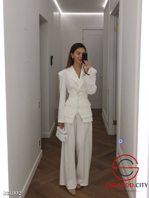 Костюм женский брючный