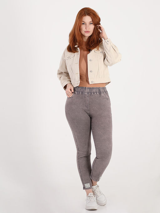 Облегающие джинсы цвета какао летние