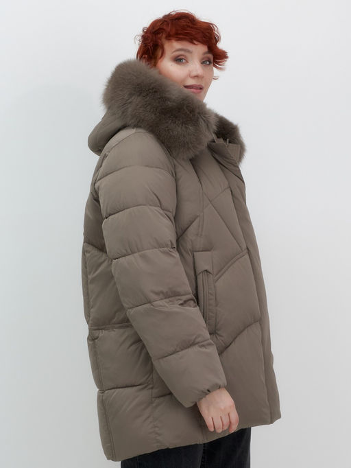 Куртка зимняя женская с мехом и капюшоном тренд коричневого цвета 7656K - Visdeer фото 9