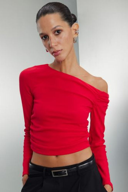 K?rm?z? Slim Fit Dar Kesim Tek Omuzlu Ribana Basic Duz Uzun Kollu Tisort