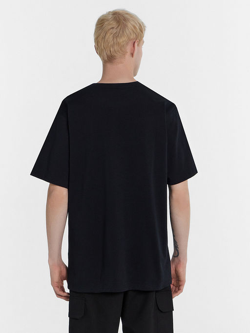 Футболка мужская черная с надписью Не послать ли нам гонца за бутылочкой винца - Mark formelle фото 2