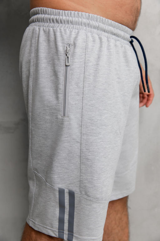 Спортивные шорты