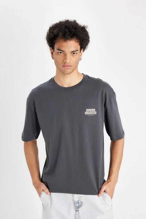 Футболка Comfort Fit с круглым вырезом и короткими рукавами с принтом на спине - Defacto фото 3