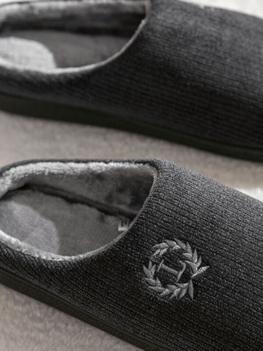 ??i K?rkl? Erkek Ev Botu Panduf