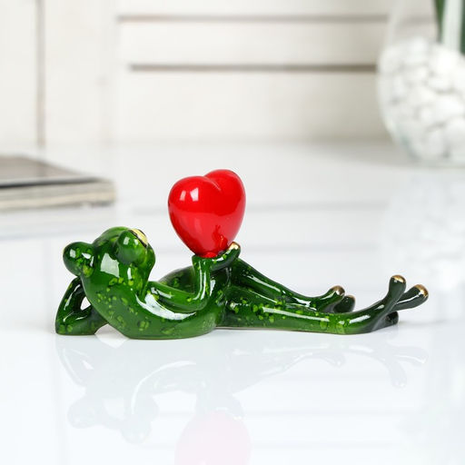 Фигурка полистоун лак Лягушонок лежит с сердцем в руке, 6?5?15 см