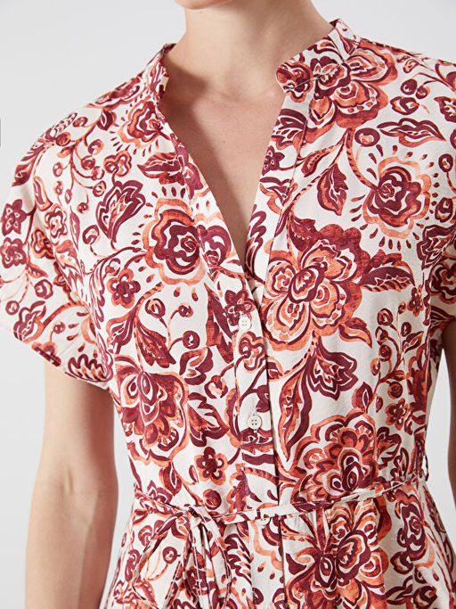 Ka??k Yaka ?i?ekli Pileli Elbise