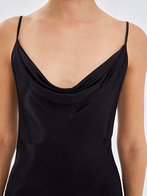 D?k?ml? Yaka Ask?l? Batik Desenli Saten Elbise