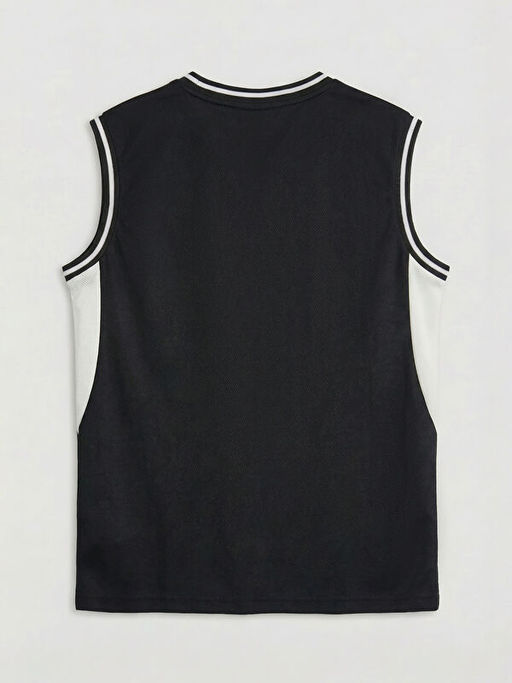 Be?ikta? Bask?l? Erkek ?ocuk Atlet ve ?ort