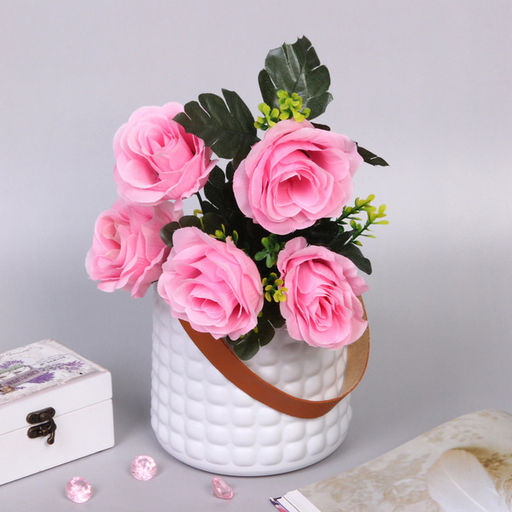 Цена за 2 шт. Ваза из пластика "Адель" 14*14,5см клетка, цвет белый