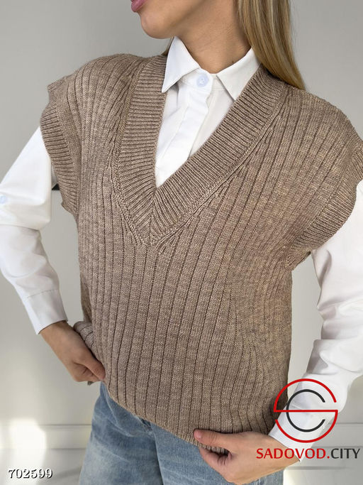Женская жилетка вязаная