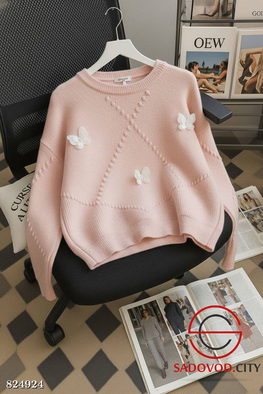 Свитер женский с бабочками
