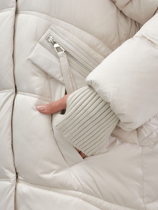 Куртка зимняя женская с мехом и капюшоном тренд бежевого цвета 7737B - Visdeer фото 5