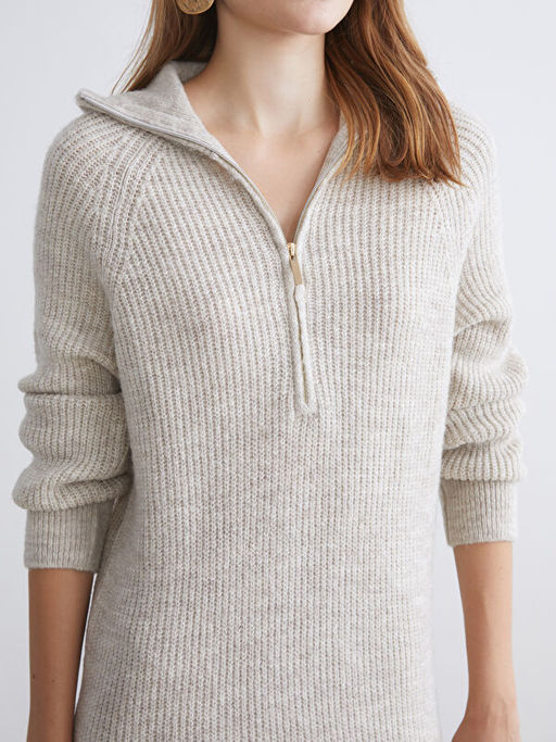 Dik Yaka Triko Elbise