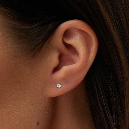 Серебряные серьги-гвоздики с фианитами