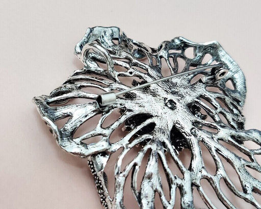 Брошь Цветок