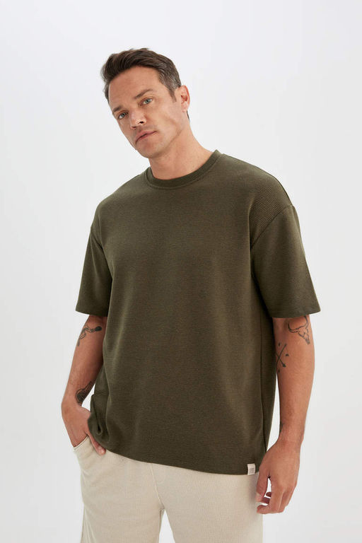 Футболка Oversize с круглым вырезом и короткими рукавами