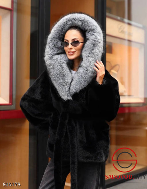 Куртка с капюшоном женская