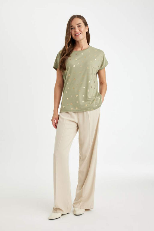 Женская футболка обычного кроя с круглым вырезом и ярким принтом с короткими рукавами - Defacto фото 2