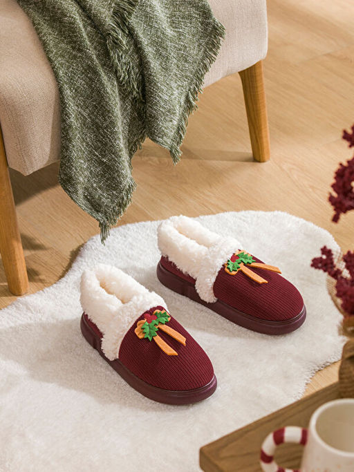 Y?lba?? Temal? Pel?? Kad?n Ev Botu