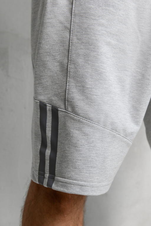 Спортивные шорты