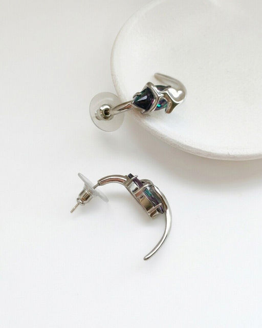 Стильные серьги