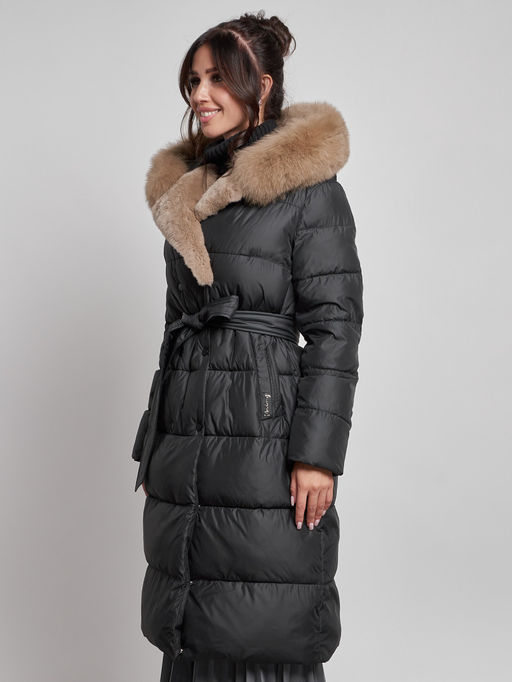 Пальто утепленное с капюшоном и мехом зимнее женское черного цвета 133203Ch - Visdeer фото 22