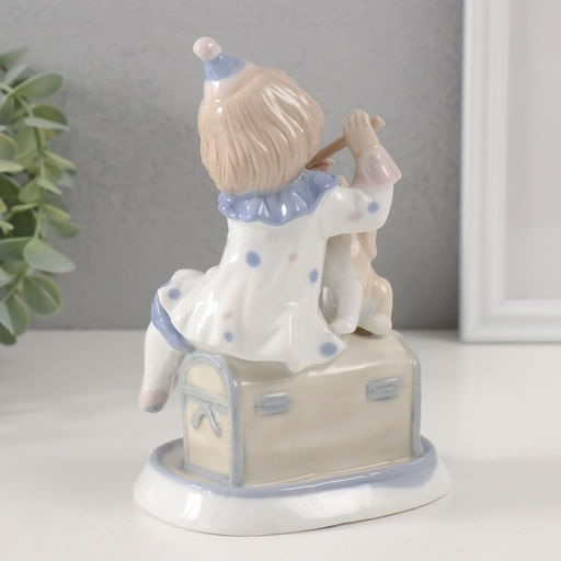 Сувенир керамика "Клоун на сундуке с собакой" 8,7х11х15 см