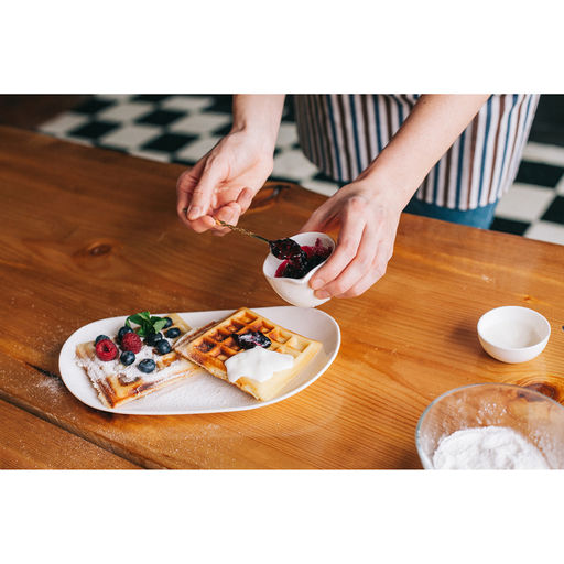 Блюдо фарфоровое овальное Wilmax, 28.5×16.5 см, белое