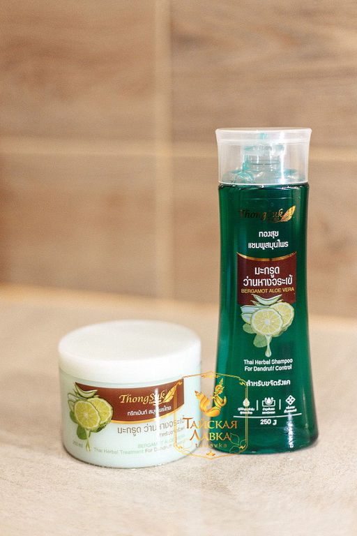 Шампунь на Травах от Перхоти "Бергамот и Алоэ" THONGSUK, 250 гр