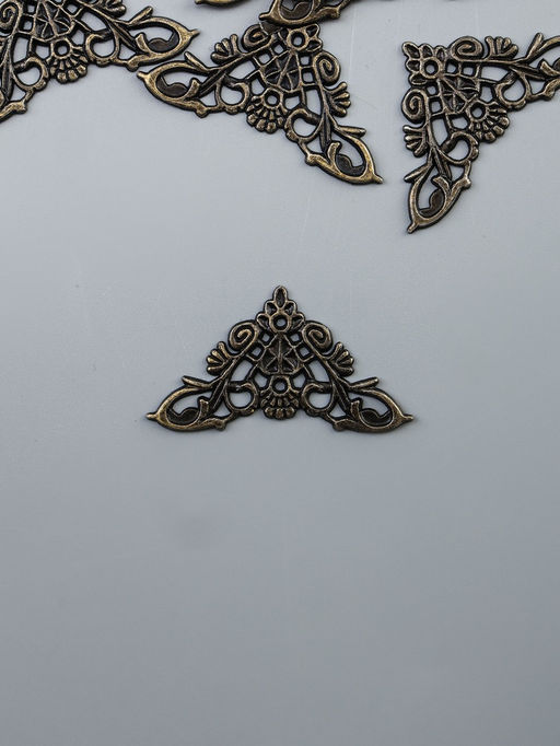 Уголок декоративный "Королевский" набор 10 шт 3,5х3,5 см