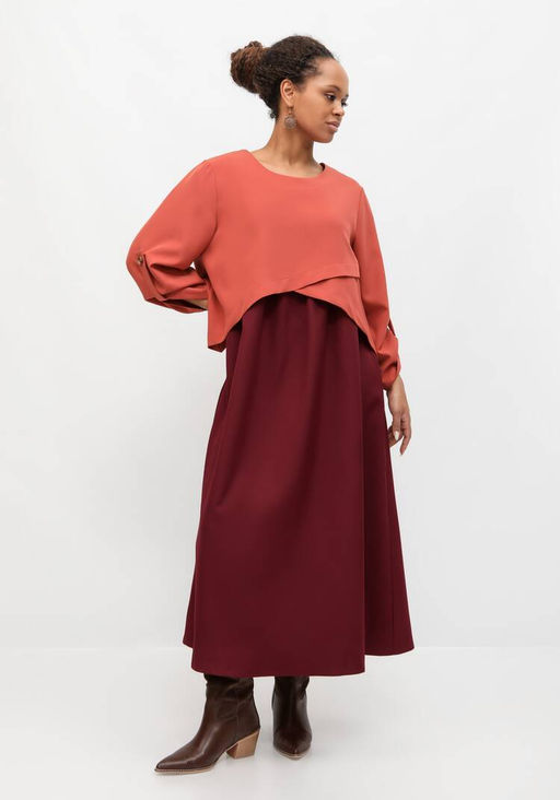 Платье с отрезной кокеткой по талии бордовый