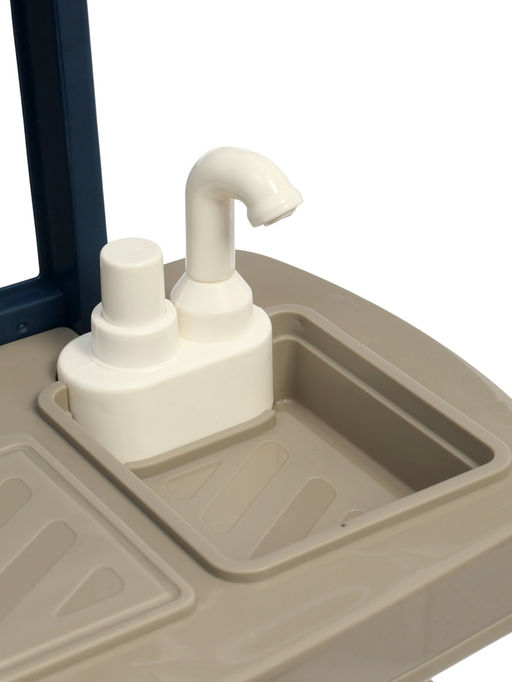 Игровой набор" Кухня" 22 предмета, вода из крана, 46 см