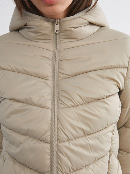 Kap??onlu Kad?n ?i?me Mont