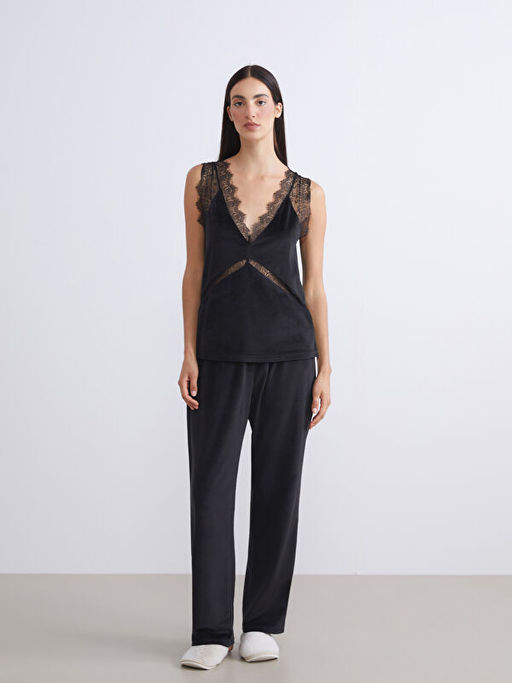 V Yaka Dantel Detayl? Kad?n Pijama Tak?m?