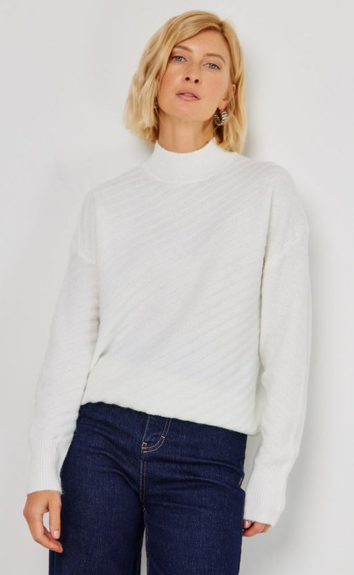 Джемпер женский F322-15105 молочный - Fine joyce фото 8