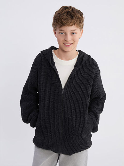 Kap??onlu Erkek ?ocuk Triko H?rka