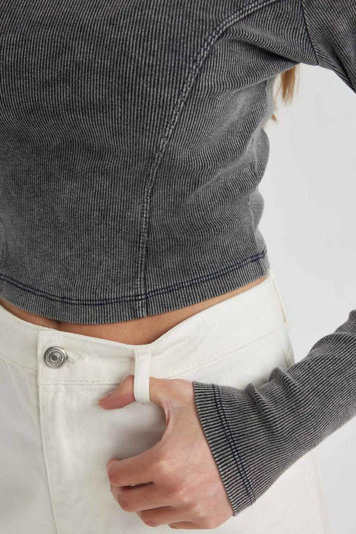 Приталенная футболка с длинными рукавами и круглым вырезом с эффектом потертостей - Defacto фото 5