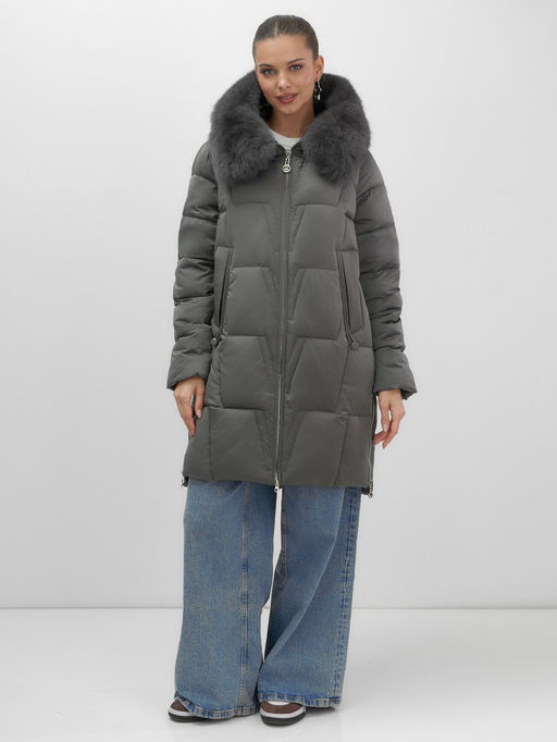 Пальто зимнее утепленное с мехом и капюшоном тренд темно-зеленого цвета 7630TZ - Visdeer фото 15