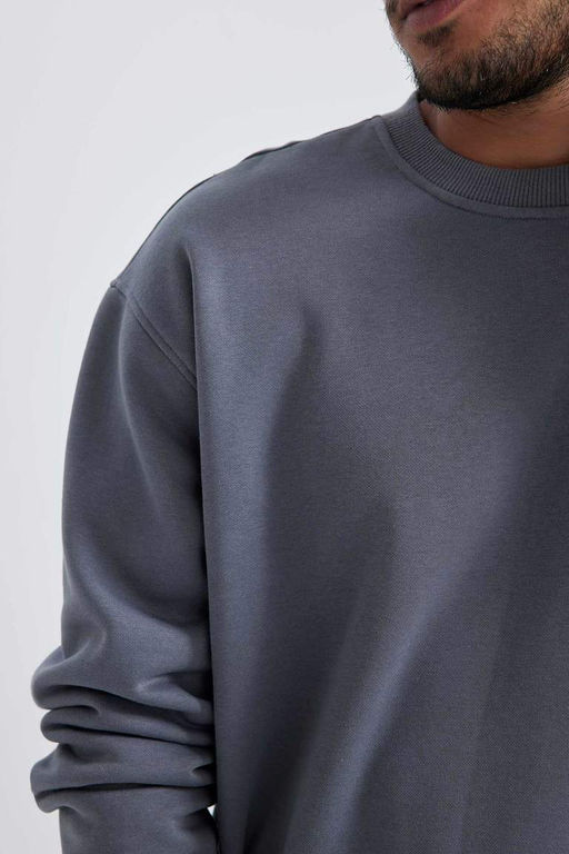 Базовый свитшот Oversize с круглым вырезом - Defacto фото 9