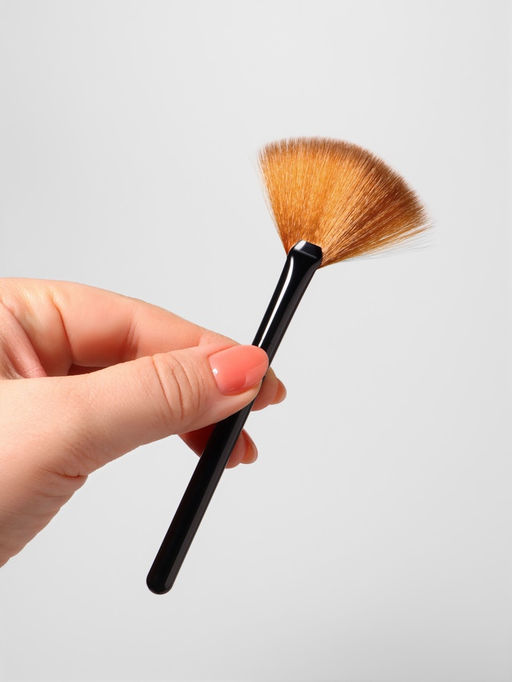 Цена за 2 шт. Кисть для макияжа, веерная, 14 (±1) см, коричневая