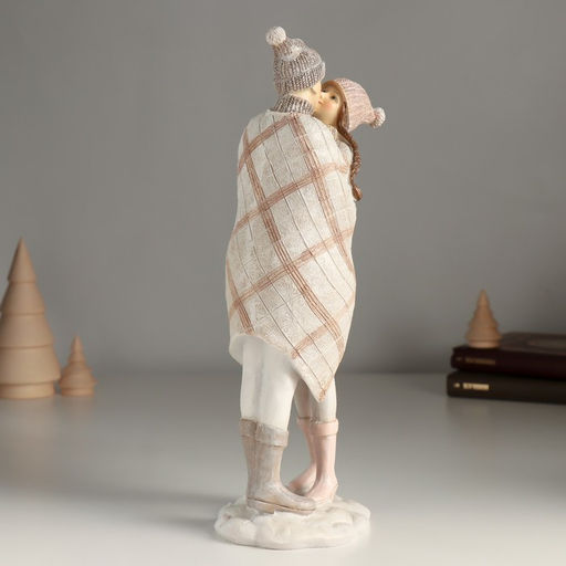 Сувенир полистоун "Зимние объятия влюбленных" 9,5х8х27 см