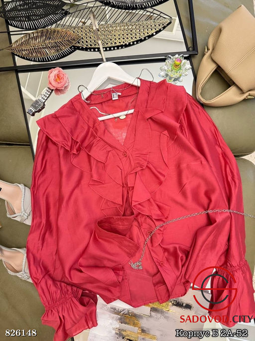 Нарядная блузка с воланами