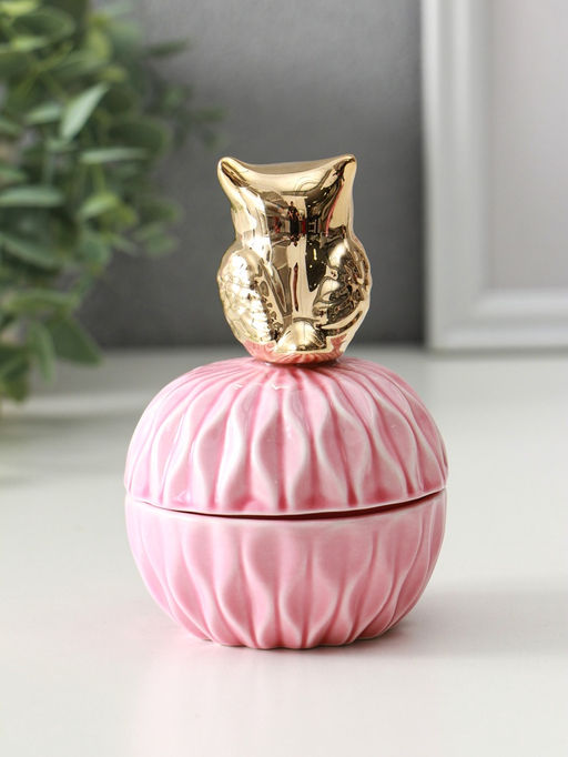 Шкатулка для украшений с крышкой «Золотая бабочка», розовая, 8×8×9 см