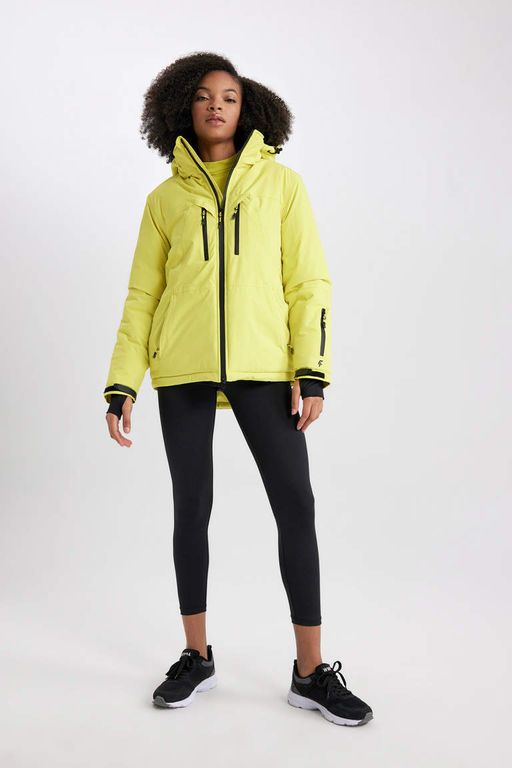 Водоотталкивающее водонепроницаемое пальто стандартной посадки с капюшоном DeFactoFit  фото 6