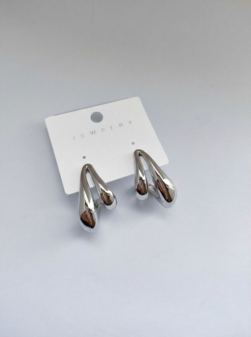 Стильные серьги