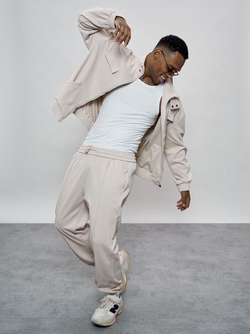 Спортивный костюм бежевого цвета