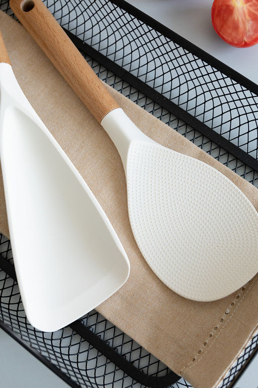 Ложка для мультиварки молочный силикон+нейлон, ручка из бука - Denastia фото 5